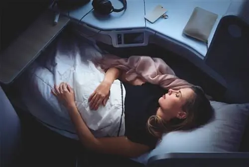 Раскладные кровати в салоне Air Canada Signature Class Раскладные кровати в салоне Air Canada Signature Class