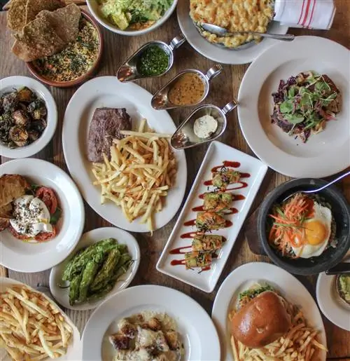 Обширное и адаптированное для детей меню ресторана The Smith наверняка удовлетворит даже самого привередливого едока в вашей команде.