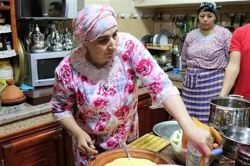 Свежий кус-кус, такой как тот, который делает Рашида Займи, является откровением для всех, кто знаком с сухими версиями в коробках.
