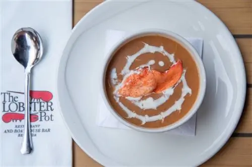 Ресторан Lobster Pot и бар Boathouse - старейшее рыбное заведение на Бермудских островах.