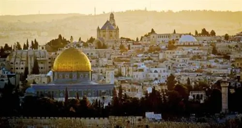 Старый город Иерусалим в дымке заката