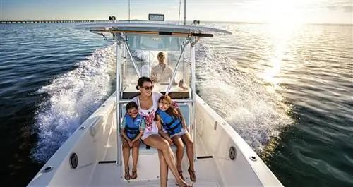 Прогулка на лодке всей семьей во Флорида-Кис