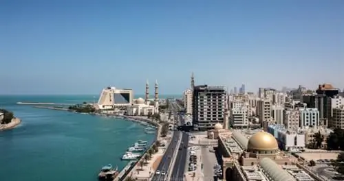 Корниш, расположенный недалеко от порта Халид.