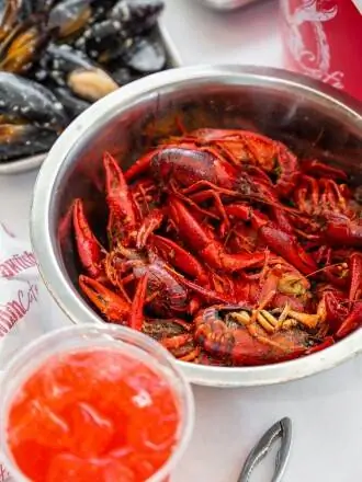 Раки, мидии и Big Red в Crawfish Cafe в Хьюстоне