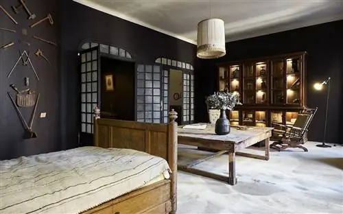 Универмаг Maison Empereur 19-го века также может похвастаться единственным шикарным помещением, или «задним магазином», сдаваемым в аренду.