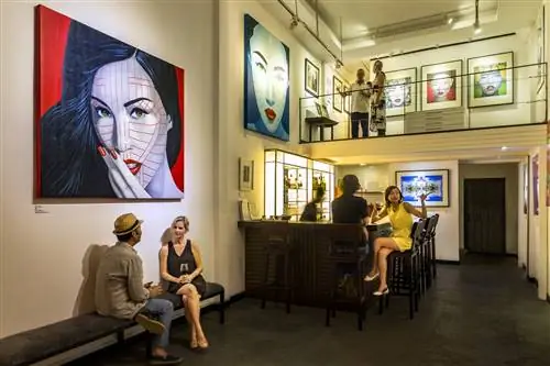 Галерея One Eleven в Сием-Рипе является дочерней галереей 111 Minna в Сан-Франциско, и в ней представлены известные и подающие надежды художники из этого района.