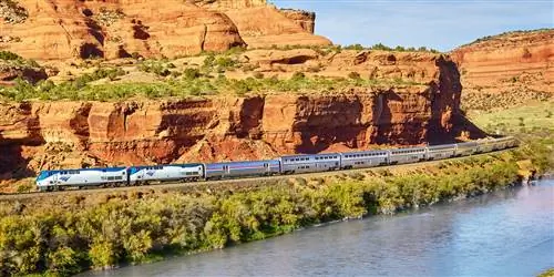 Да, эпическое кругосветное путешествие на поезде действительно существует