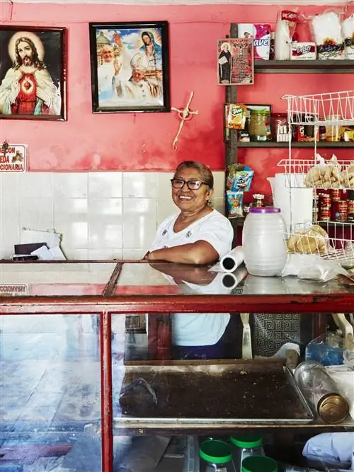 Торты cochinita в Panadería La Ermita обычно распродаются к 11 часам утра каждого дня.