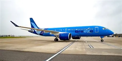 Стоит ли лететь первым или премиум-классом бюджетной авиакомпании? Мы решили узнать