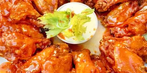 10 основных блюд от Buffalo и где их попробовать