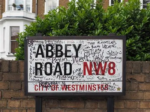 В 1969 году «Битлз» записали свой альбом «Abbey Road» в Вестминстерской студии.