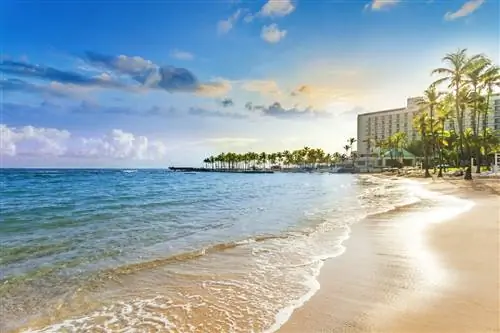 Забронируйте проживание в легендарном отеле Caribe Hilton в Пуэрто-Рико с баллами.