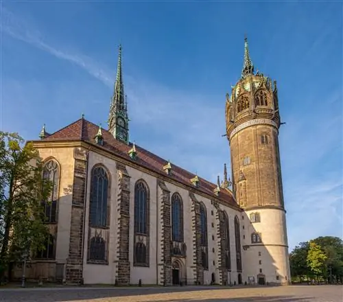 Замковая церковь, где Лютер разместил свои знаменитые тезисы