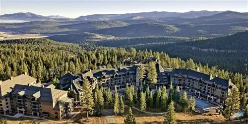 5 удивительных отелей на озере Тахо на каждый сезон