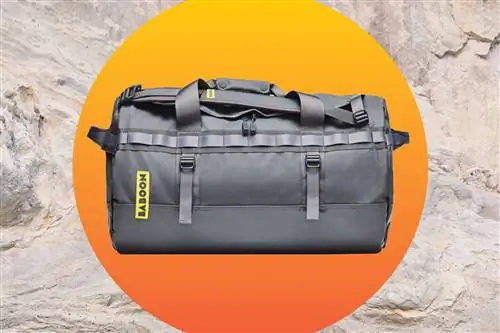 Сумка Baboon Go-Bag оснащена регулируемыми ремнями, которые превращают спортивную сумку в рюкзак.