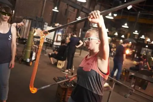 Музей стекла в Корнинге, расположенный на полпути между Нью-Йорком и Ниагарским водопадом, является одной из главных туристических достопримечательностей штата Нью-Йорк.