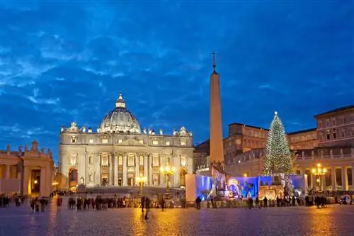 Архитектура Рима сияет в холодные месяцы.
