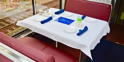 Amtrak тихо прекращает обслуживание своего любимого вагона-ресторана