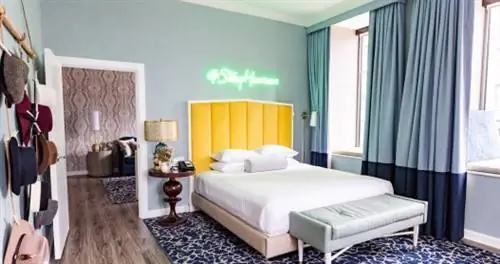 Отели пытаются зажечь больше значимых связей. Работает?