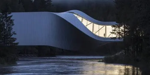 Новый художественный музей Норвегии превратился в извилистый мост над рекой