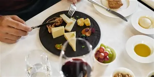 Как поесть по-местному на высоте 35 000 футов