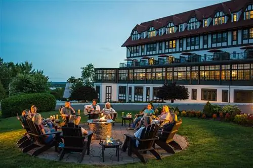 Отправляйтесь в Сент-Эндрюс в исторический отель Algonquin.