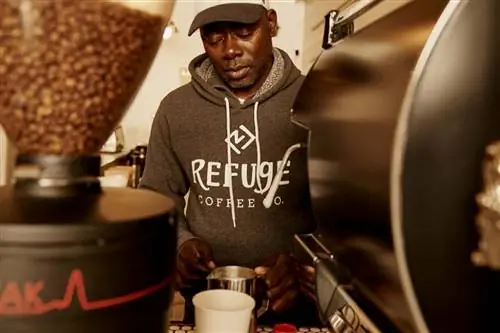 В этом году в Суит-Оберне открылось второе заведение Refuge Coffee Company.