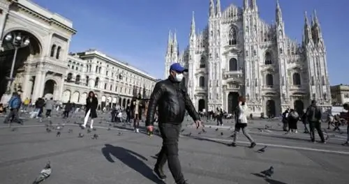 Венеция отменяет карнавал, так как Италия сталкивается с крупнейшей в Европе вспышкой коронавируса