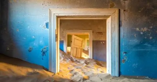 15 красивых заброшенных мест по всему миру