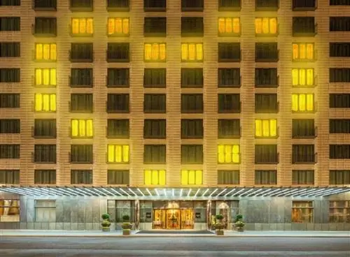 Элитная недвижимость Regent Berlin временно закрыта из-за коронавируса.
