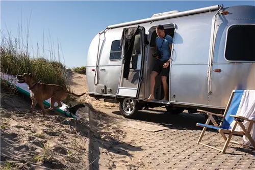 Bambi - это забавная версия культового трейлера Airstream.