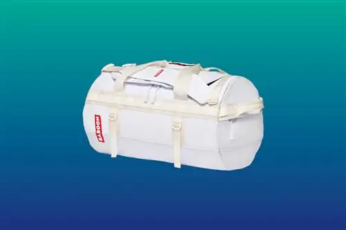 Сумки Go-Bag продаются в ярких синих, бирюзовых и оранжевых комбинациях, но сумки также предлагаются в черном и сером цветах.