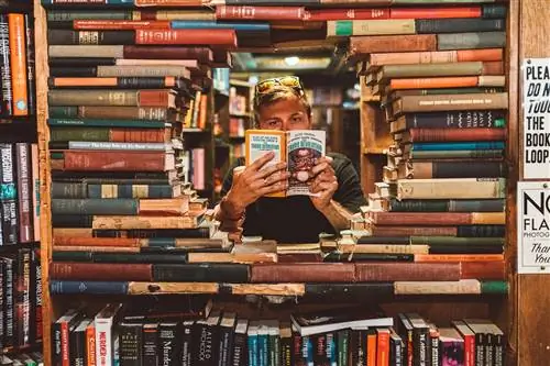 В многоуровневом «Последнем книжном магазине» тоже есть записи.