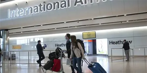 Путешественники в Англию могут сократить время карантина с помощью теста на COVID