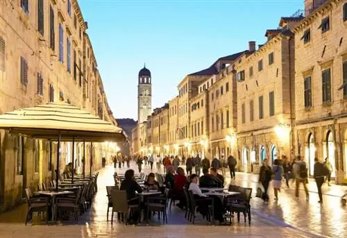 Хорватия, Далмация, побережье Далмации, Дубровник, исторический центр, внесенный в список Всемирного наследия ЮНЕСКО, главная улица Placa Stradun