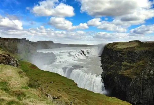 Водопад Гульфосс и скалы, Рейкьявик, Хофуоборгарсваэой, Исландия