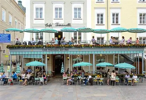 Seit 1705 - Österreichs ältestes Wiener Kaffeehaus. Noch heute repräsentiert das Tomaselli auf stilvolle Weise 300 Jahre altösterreichische Kaffeehaus-Tradition.