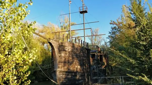Заброшенный галеон
