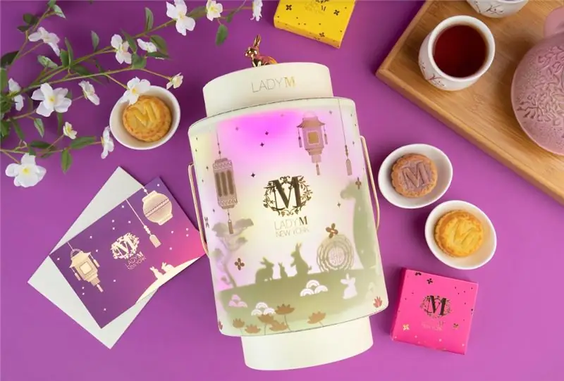 Упаковка Mooncake 2022 года от Lady M имеет форму фонаря