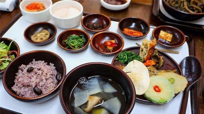 Красочный разворот в храме Джинкванса