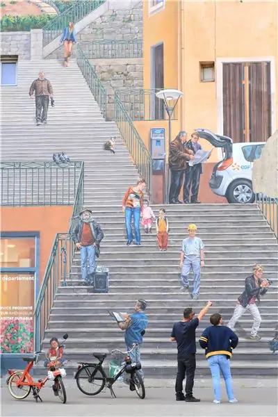 Каждая из фресок CitéCréation trompe l’œil содержит детали, взятые из окрестностей, которые ее окружают