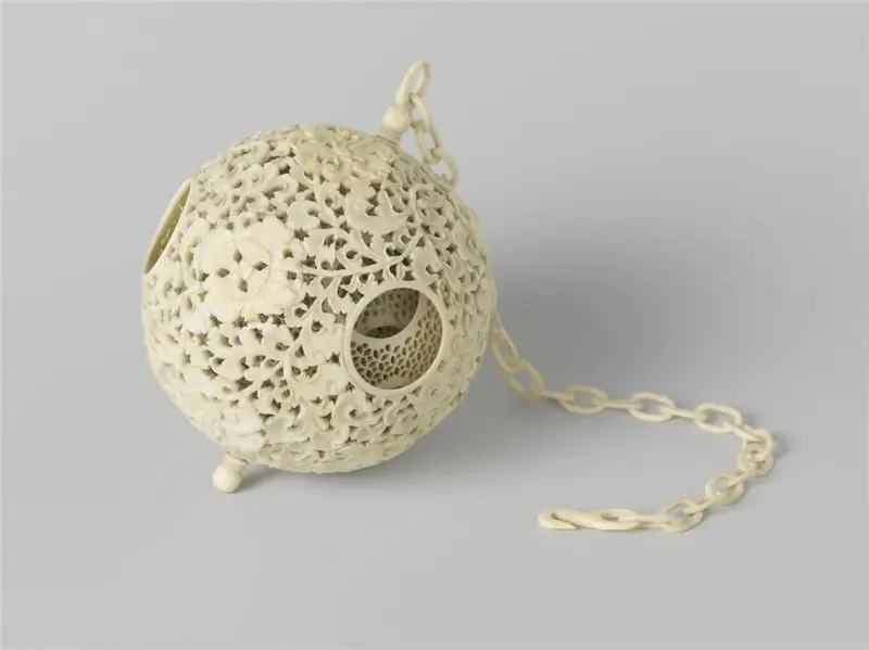 «Этот китайский шар-головоломка 18-го века содержит восемь меньших сфер внутри»