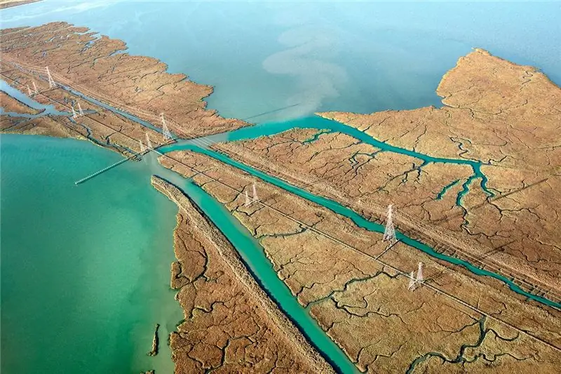 Более полутора веков бурного развития перевернули естественную гидрологию района залива