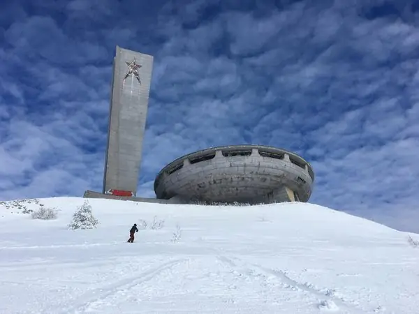 Памятник Бузлудже