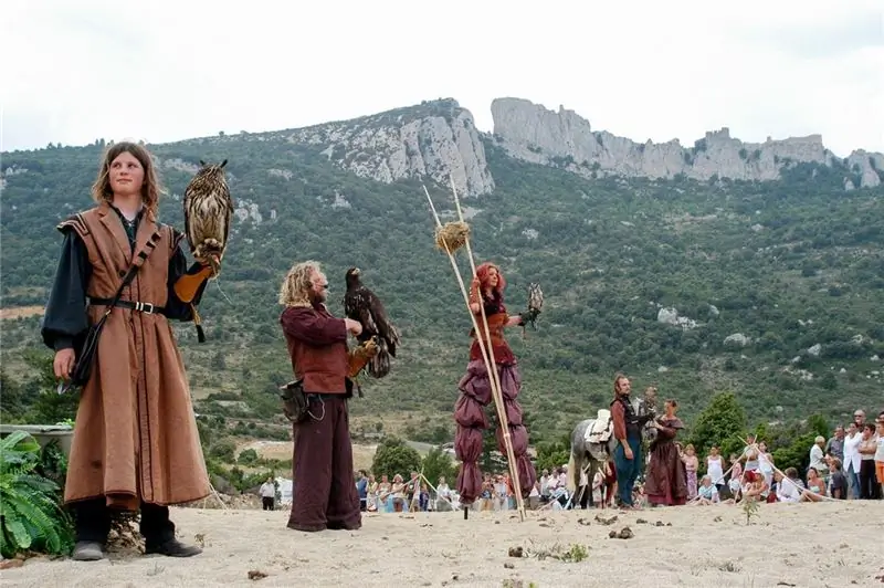 Молодой Саймон (слева) выступает с Патрисом (второй слева) в 2006 году