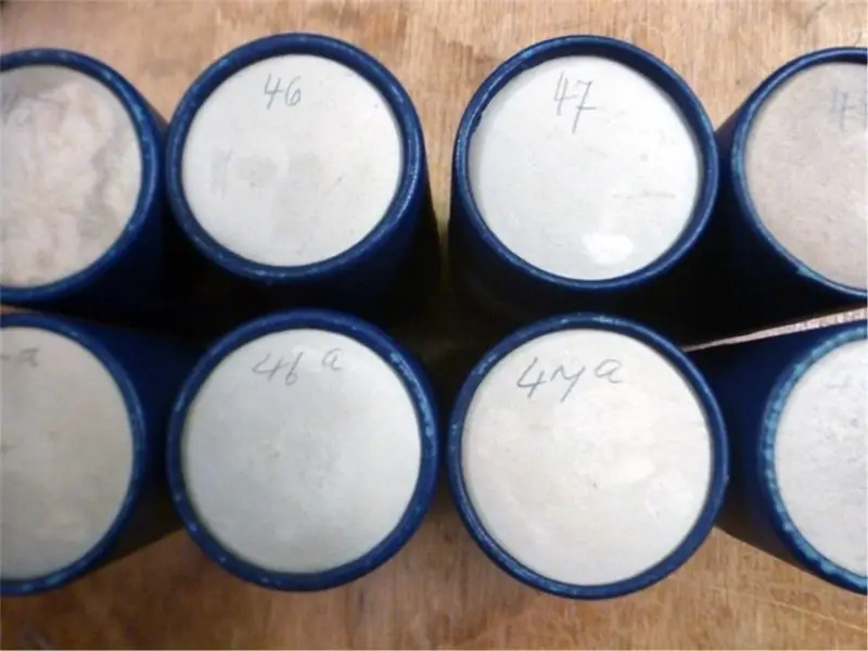 Цилиндры Бертольда Лауфера: один ряд для вокала, другой для инструментов