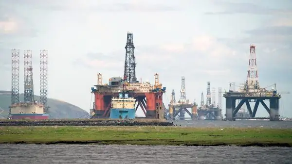 Кладбище нефтяных вышек