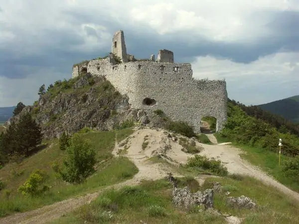 Руины замка Чахтице