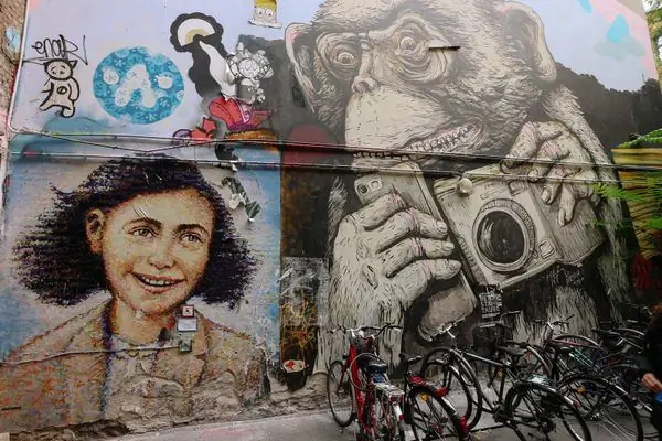 В скромном переулке лежит горячая точка берлинского стрит-арта