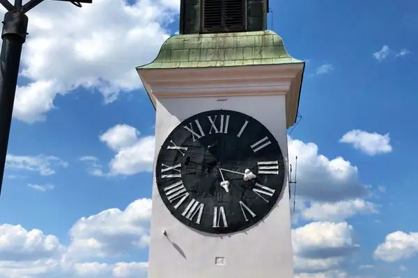 Пьяные часы Петроварадинской крепости